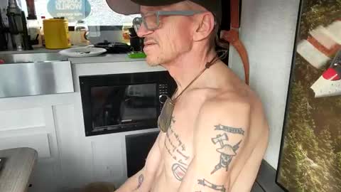 Snapshot of brushsquach chatting on 22, 2, 2025 Steve... aka SkinnieDippin aka TimberTramp online show from 22, 2, 2025