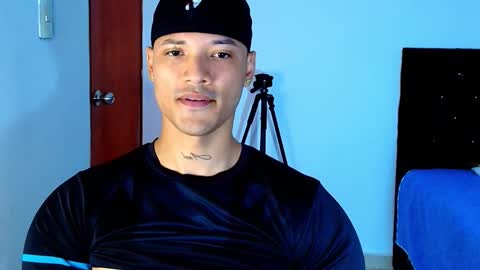 Snapshot of bryan_boy_ chatting on 8, 10, 2025 bryan online show from 8, 10, 2025