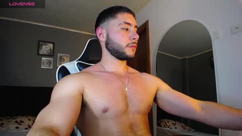 Snapshot of bryan_oficials chatting on 2, 12, 2024 bryan_oficials online show from 2, 12, 2024