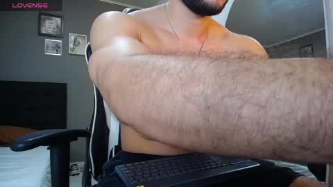 Snapshot of bryan_oficials chatting on 4, 1, 2025 bryan_oficials online show from 4, 1, 2025