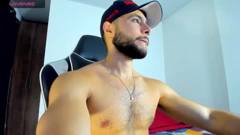 Snapshot of bryan_oficials chatting on 5, 10, 2025 bryan_oficials online show from 5, 10, 2025