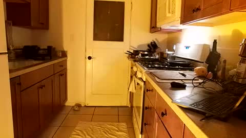 bottom freak online show from 2, 3, 2025