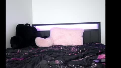 Queen Lola XXX online show from 26, 6, 2026