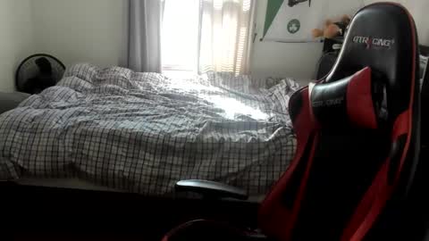 buffsexyman24 online show from 28, 2, 2025