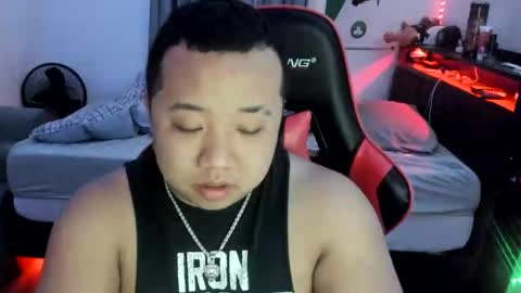 buffsexyman24 online show from 3, 3, 2025