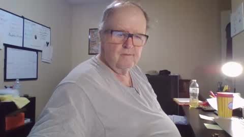 Snapshot of bullfrogg5050 chatting on 16, 9, 2025 bullfrogg5050 online show from 16, 9, 2025