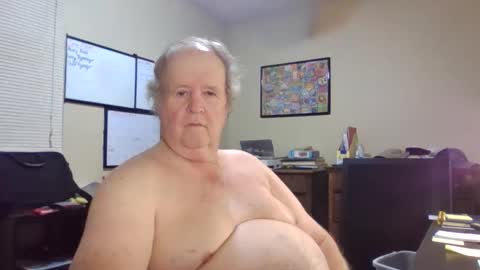 Snapshot of bullfrogg5050 chatting on 27, 10, 2025 bullfrogg5050 online show from 27, 10, 2025