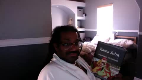 Snapshot of bungalowentertainment chatting on 19, 10, 2025 Bungalow Entertainment online show from 19, 10, 2025