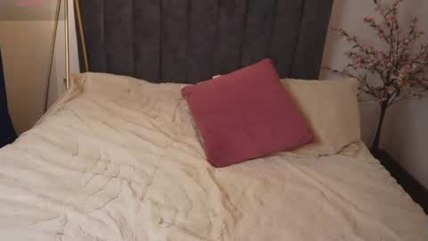 Snapshot of bunnycute_shy chatting on 25, 6, 2026 30 Off online show from 25, 6, 2026