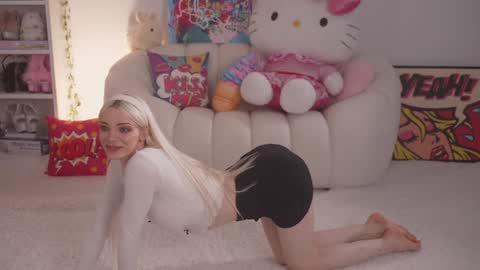 Snapshot of bunnydollstella chatting on 6, 1, 2025 Stella online show from 6, 1, 2025