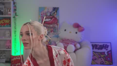 Snapshot of bunnydollstella chatting on 1, 2, 2025 Stella online show from 1, 2, 2025