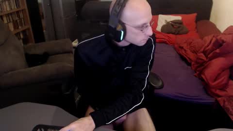 Snapshot of bunnydollstellas_toy chatting on 4, 11, 2025 Gnther online show from 4, 11, 2025