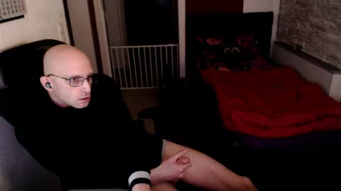 bunnydollstellas_toyboy online show from 3, 4, 2026