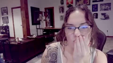 bunnynextdoor online show from 17, 4, 2026