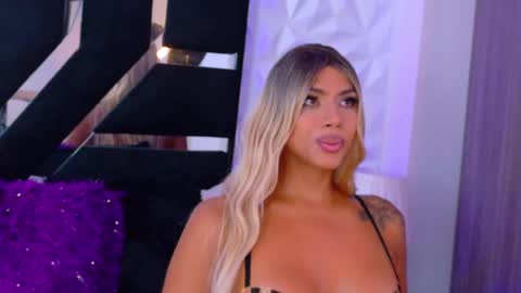 Snapshot of bunnynicolle chatting on 6, 1, 2025 ONLYFANS online show from 6, 1, 2025