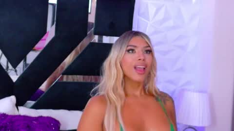 Snapshot of bunnynicolle chatting on 9, 1, 2025 ONLYFANS online show from 9, 1, 2025