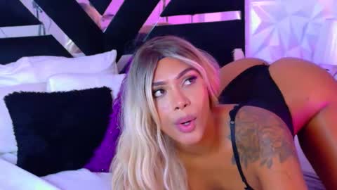 Snapshot of bunnynicolle chatting on 12, 3, 2025 ONLYFANS online show from 12, 3, 2025