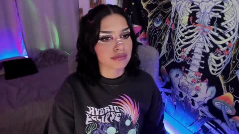   online show from 6, 1, 2025