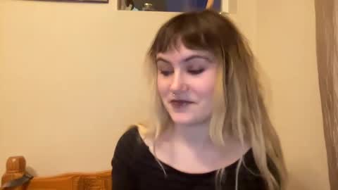 Snapshot of bushbabe3008 chatting on 27, 12, 2024 esme gray online show from 27, 12, 2024
