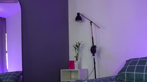 Buster independent model online show from 22, 11, 2025