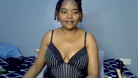 busty kenzi online show from 18, 7, 2026