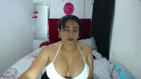Snapshot of busty_latinax chatting on 16, 12, 2025 busty_latinax online show from 16, 12, 2025