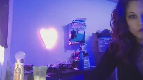 busybee83 online show from 8, 1, 2026