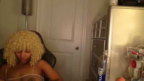 butterfly booty online show from 21, 12, 2025