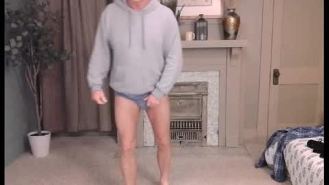 Snapshot of buttnakedfun954737 chatting on 5, 2, 2025 Miles online show from 5, 2, 2025