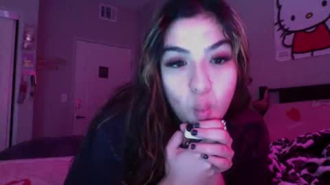 mia online show from 11, 3, 2025