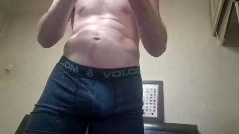 Snapshot of bwilly211 chatting on 28, 4, 2026 BigBosher online show from 28, 4, 2026