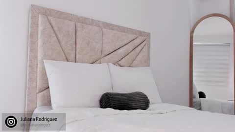    online show from 20, 10, 2025