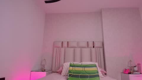 Snapshot of c_fox_ chatting on 7, 11, 2025 Carolina online show from 7, 11, 2025