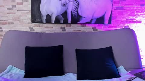 Alexis  Eric - Independent Model online show from 5, 1, 2025