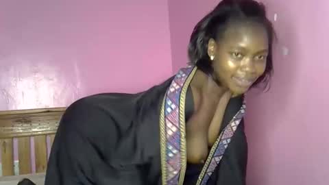 Snapshot of c_trish chatting on 11, 11, 2025 C--trish online show from 11, 11, 2025