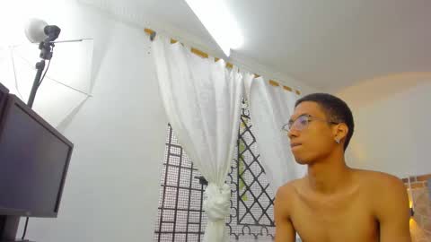 Snapshot of c_worstian_ chatting on 10, 12, 2024 c_worstian_ online show from 10, 12, 2024