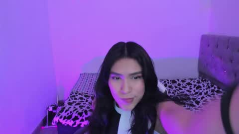 Snapshot of caelisse_cb chatting on 28, 11, 2025 caelisse_cb online show from 28, 11, 2025