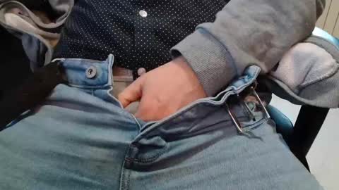 cafetabac online show from 6, 1, 2025