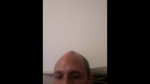 Snapshot of cailloux084 chatting on 15, 12, 2025 cailloux084 online show from 15, 12, 2025