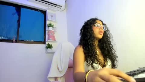 Snapshot of cailyn_messy chatting on 3, 10, 2025 karina online show from 3, 10, 2025