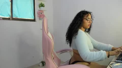 Snapshot of cailyn_messy chatting on 11, 10, 2025 karina online show from 11, 10, 2025