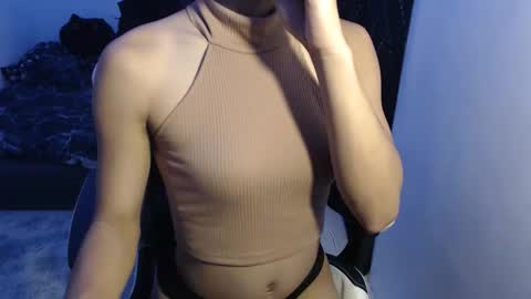 caitessa_bellemoir online show from 25, 11, 2025