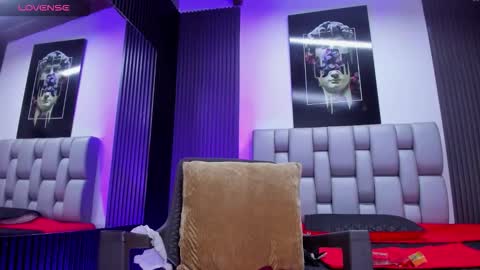 caitlyn_joness_ online show from 9, 2, 2026