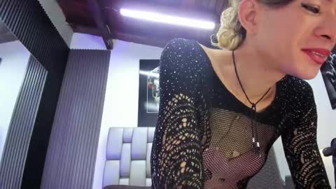 caitlyn_joness_ online show from 10, 4, 2026
