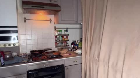 Caliiie of online show from 10, 2, 2025