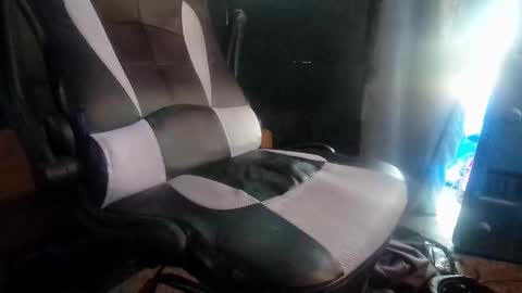 Snapshot of calisguitar chatting on 11, 12, 2024 Calisguitar online show from 11, 12, 2024