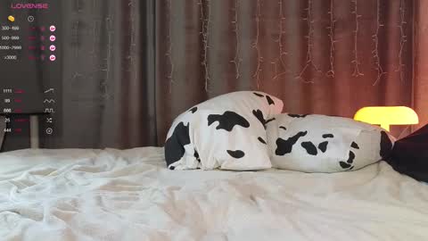 Snapshot of call__me_mommy_ chatting on 13, 2, 2025 Nancy Please thumbs up me online show from 13, 2, 2025