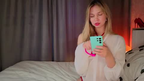 Snapshot of call__me_mommy_ chatting on 24, 6, 2026 Nancy Please thumbs up me online show from 24, 6, 2026