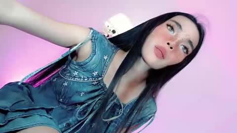 Snapshot of call_me_nina chatting on 5, 5, 2026 call_me_nina online show from 5, 5, 2026
