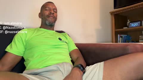 My name is Robert  Dont be shysay hi I love to chat. For requests or dirty talk please use tips  online show from 21, 7, 2026